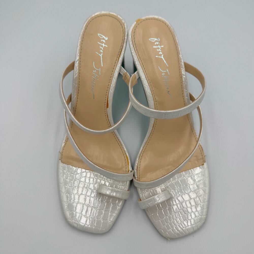 Betsey Johnson Anya Heels 8 White Croc Mule Sandals Bridal Y2K Heels Shoes Y2K - Picture 10 of 16